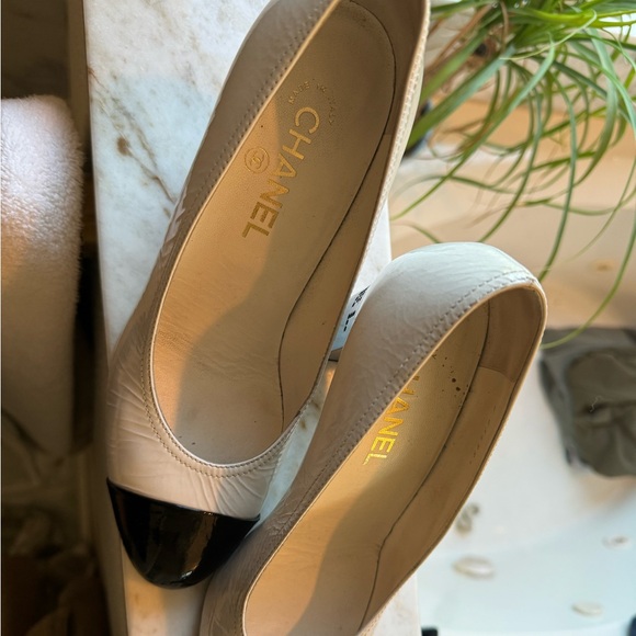 Chanel Pumps white and black block heels - Picture 2 of 4